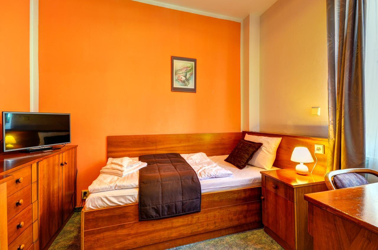 Hotel Pizzeria Istria Velké Losiny Exteriör bild