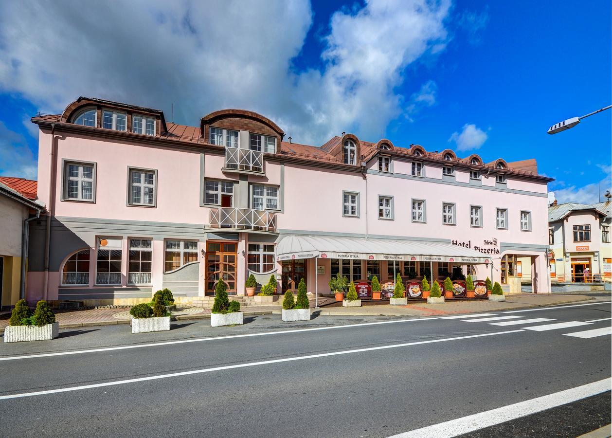 Hotel Pizzeria Istria Velké Losiny Exteriör bild